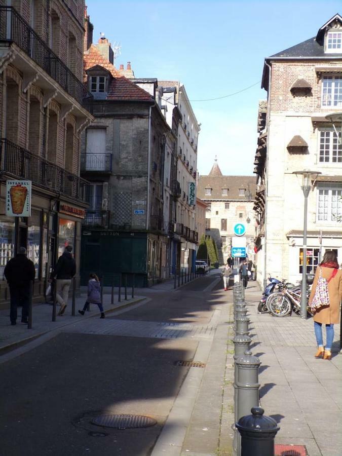 Chez Camille Et Vincent Apartment Dieppe Bagian luar foto